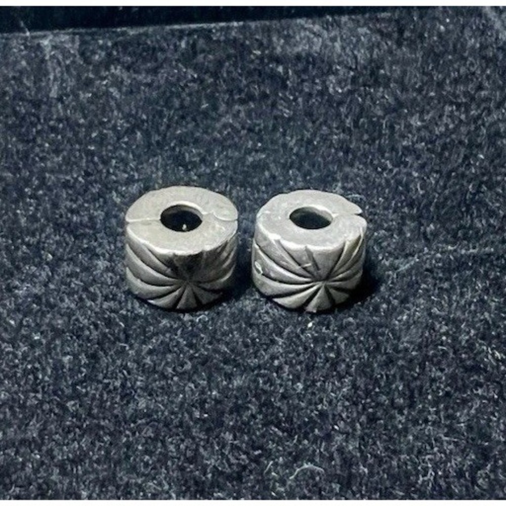 (x2) Authentic Pandora SUNBURST Charm Clips #790210 - Retired